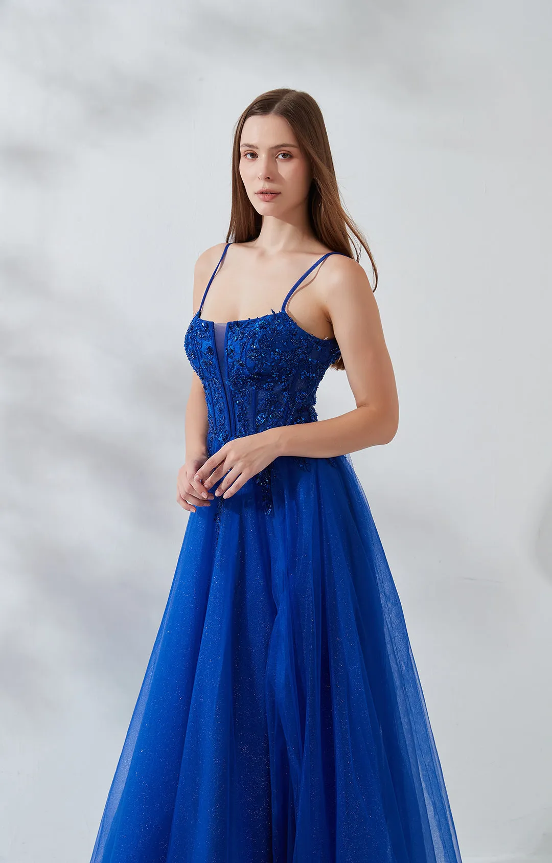 A-line Floor-length Spaghetti Straps Tulle Lace Backless Prom Dress