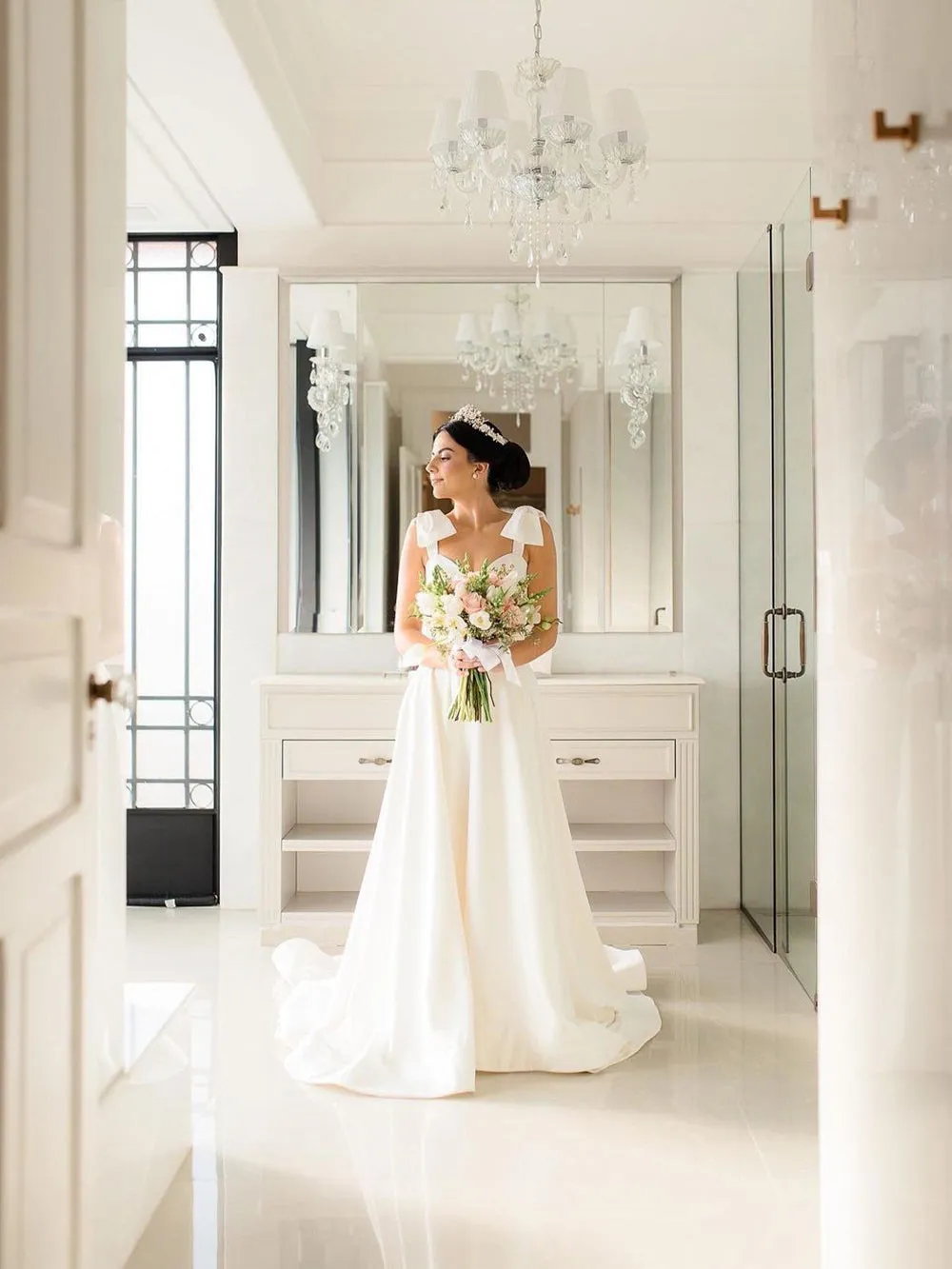 A Line Satin Wedding Gown Sweetheart Neck Wedding Dress With Bowtie Straps WD1936