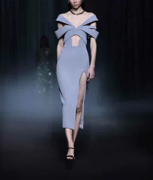 Crepe Midi Dress with Structured
Bow-like Collar and Slit