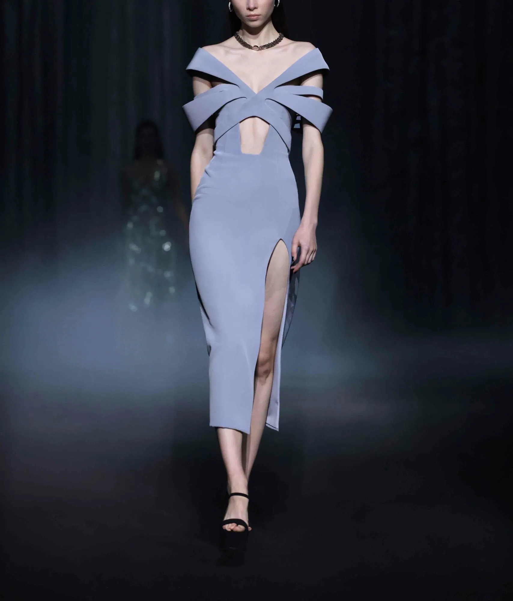 Crepe Midi Dress with Structured
Bow-like Collar and Slit