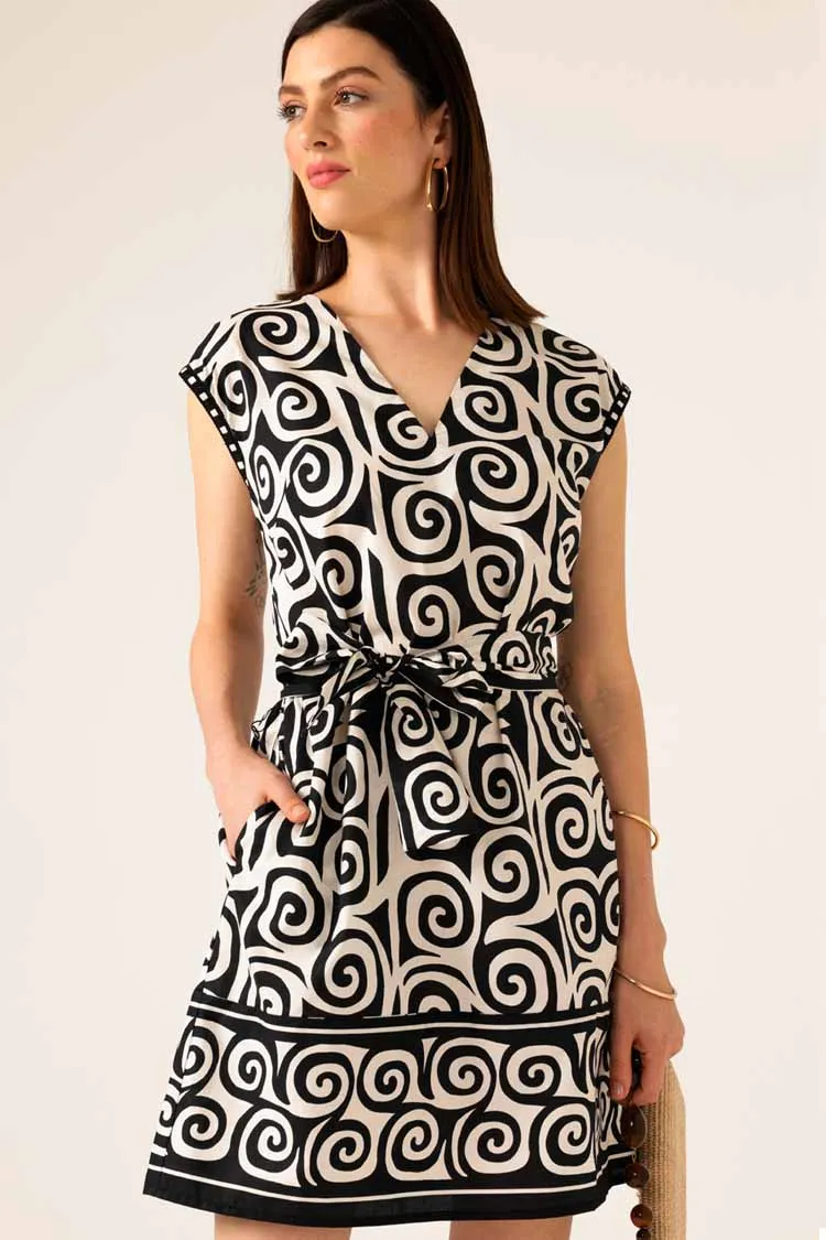 Shaker Shift Dress in Black Ivory Swirl